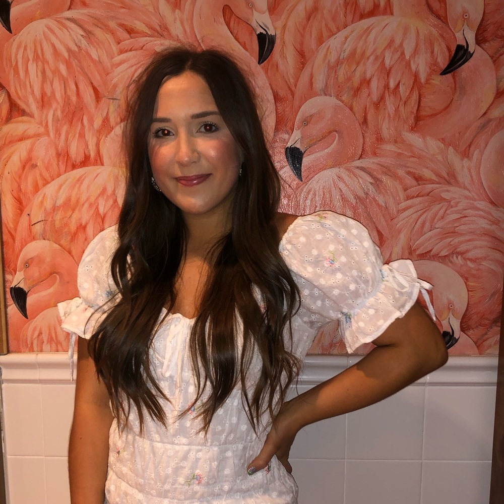 Meet your Posher, Claudia